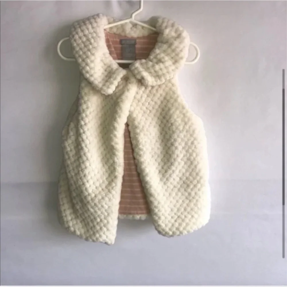 Tahari Winter Cream Faux Fur Vest